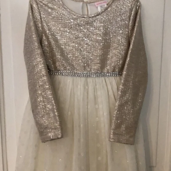 🐇🐣Easter Dress Little girls foil gold dress with tulle bottom - Picture 3 of 11